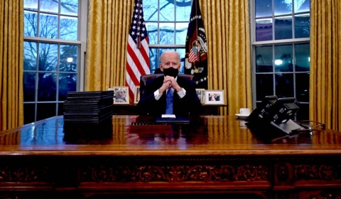 Biden deshace el legado de Trump: Estados Unidos vuelve al Acuerdo de París y a la OMS