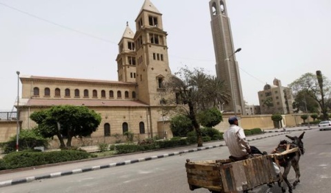 Al menos 25 muertos en un atentado en la catedral cristiana copta de El Cairo