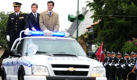 Urtubey exalta los méritos de la 'familia policial'