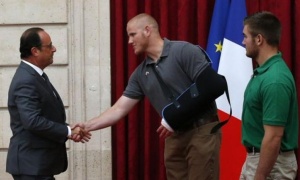 Francia otorga la Legión de Honor a los héroes del tren Thalys