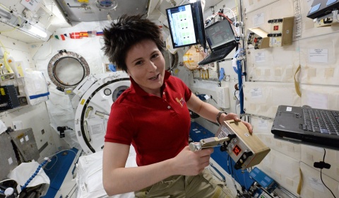 La italiana Samantha Cristoforetti, primera mujer al mando de la Estación Espacial Internacional