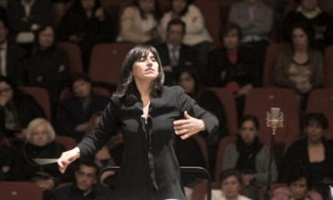 Nathalie Marin se estrena hoy como directora de la Orquesta Sinfónica de Salta