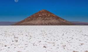 El gobierno de Salta ampara la exploración privada de litio en el salar de Arizaro