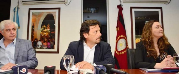 Sáenz firma el decreto que desarrolla la nueva ordenanza de habilitaciones comerciales