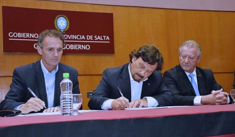 Sáenz suscribe un acuerdo con el gobierno federal para la ejecución de obras en Salta