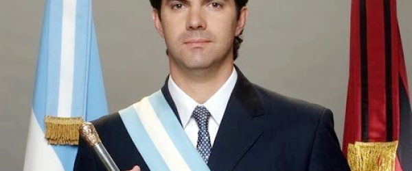 Sobre las actividades oficiales del Gobernador de Salta