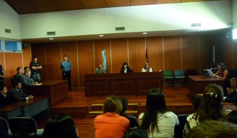 El Fiscal exculpa a tres de los cinco médicos juzgados por homicidio culposo