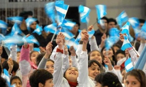 El gobierno de Urtubey duda del patriotismo de los niños salteños