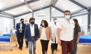 Sáenz visita el hospital Santa Teresita en Cerrillos