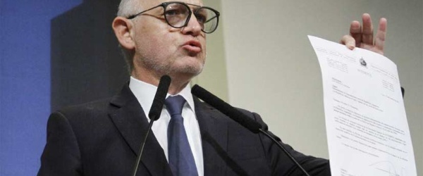 Nisman empuja al gobierno al área chica