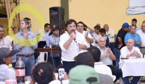 El exministro de Urtubey (hoy funcionario de Sáenz) que aplaude mirando para otro lado