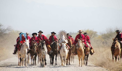 El Via Crucis gaucho, el Via Crucis policial, el Via Crucis penitenciario...