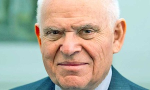 Las ideas del papa Francisco 'han arruinado a la Argentina', dice Edward Luttwak