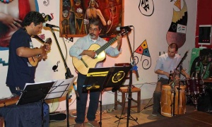 'Música en el Anfi' con Os Cuencos y Xangó Batucada