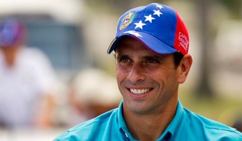 La guardia bolivariana agrede a Henrique Capriles y a otros opositores