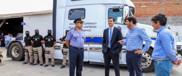 Del transporte logístico de drogas al transporte logístico policial: la ley gana 7 vehículos