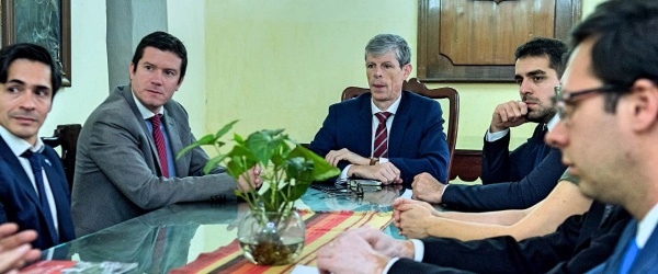 Funcionario municipal se equivoca al mencionar los países que forman la Asociación Europea de Libre Comercio