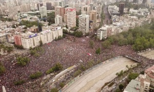 Más de un millón de personas protestan en Chile en una histórica marcha