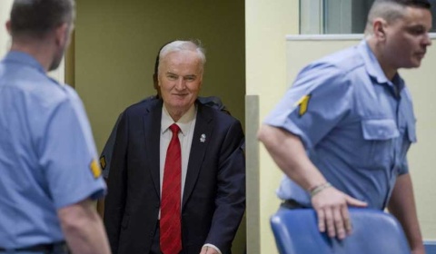 Mladic, condenado a cadena perpetua por el genocidio de Srebrenica