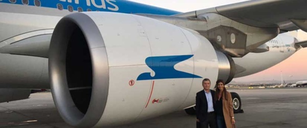 Macri elogia la puntualidad de Aerolíneas Argentinas a su regreso al país