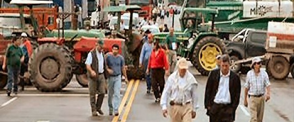 Los productores del campo refuerzan su presencia en las rutas y anuncian nuevos cortes