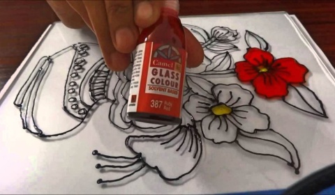 Mujeres emprendedoras en la Feria de Arte y diseño del Paseo de los Poetas