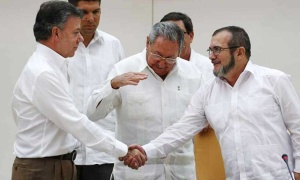 El gobierno colombiano y las FARC sellan un 'acuerdo definitivo' de paz