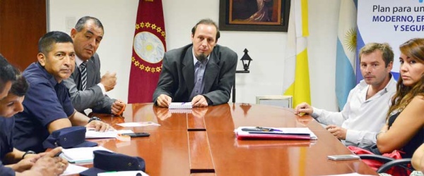 Sabbadini y Lami 'diagraman interdisciplinariamente' la presencia policial en la calle Balcarce