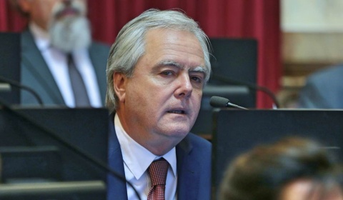 De simplificaciones, moderación y banderazos