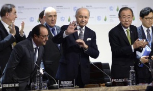 COP21: 'El mundo contiene la respiración y cuenta con nosotros', expresa Laurent Fabius