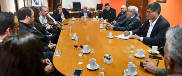 López Arias también utiliza las oficinas del gobierno para reuniones partidarias