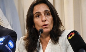 Sáenz destituye a Josefina Medrano y la señala como responsable de la crisis