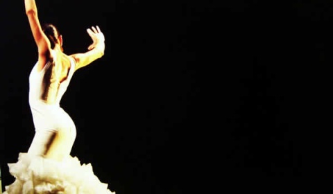 Valeria Villagra presenta 'Tú vales' contra la violencia de género en el Teatro Provincial de Salta
