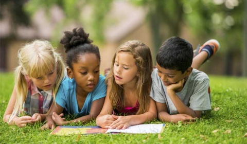 Tercer encuentro dedicado al público infantil y juvenil del ciclo 'Letras en el patio'