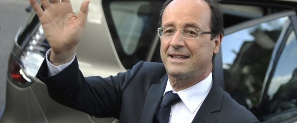 Hollande admite el fracaso en su compromiso de bajar el desempleo a finales de 2013
