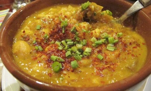 Locro y zonda, las atracciones del preinvierno salteño