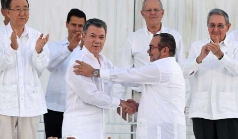 El Gobierno de Colombia y las FARC firman el acuerdo final de paz