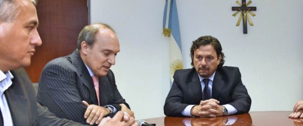 Extraño convenio suscrito por el intendente Sáenz y el procurador López Viñals