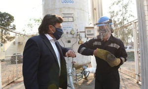 Sáenz visita el Hospital Joaquín Castellanos en General Güemes