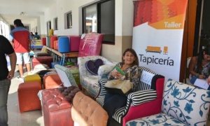 Obras de tapicería de la Escuela de Artes y Oficios expuestas en el CCM de Salta