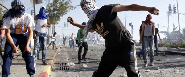 ¿Intifada en Salta? Ciudadanos indignados ajustan cuentas a pedradas con funcionarios municipales