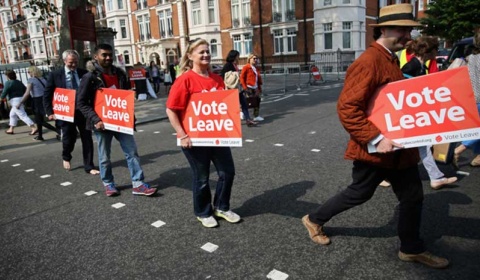 Británicos a favor del 'Oso' Leave
