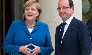 Merkel y Hollande logran que Tsipras firme un duro acuerdo de rescate
