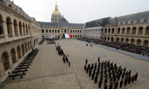 Homenaje oficial en París a las víctimas del atentado terrorista