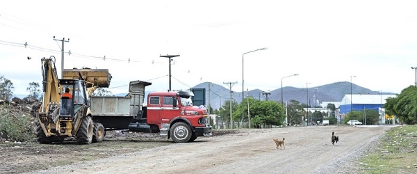 La Municipalidad de Salta limpia de basuras la zona de La Pedrera