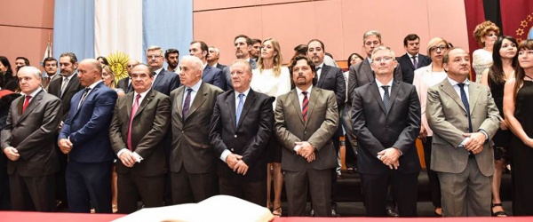 El gobernador Sáenz toma juramento a los nuevos Secretarios de Estado