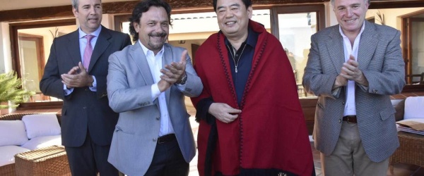 Sáenz almuerza en Salta con políticos y empresarios chinos