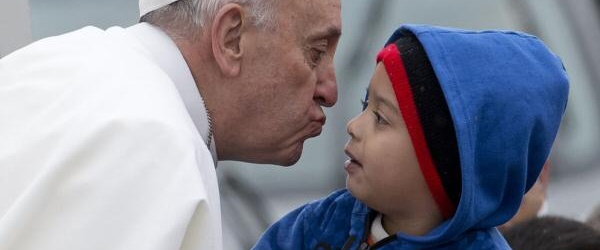Francisco, la política y el escándalo de la pobreza