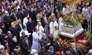 Urtubey, solo en la celebración del Corpus Christi