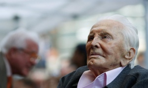 Kirk Douglas, la leyenda de Hollywood, cumple hoy 103 años